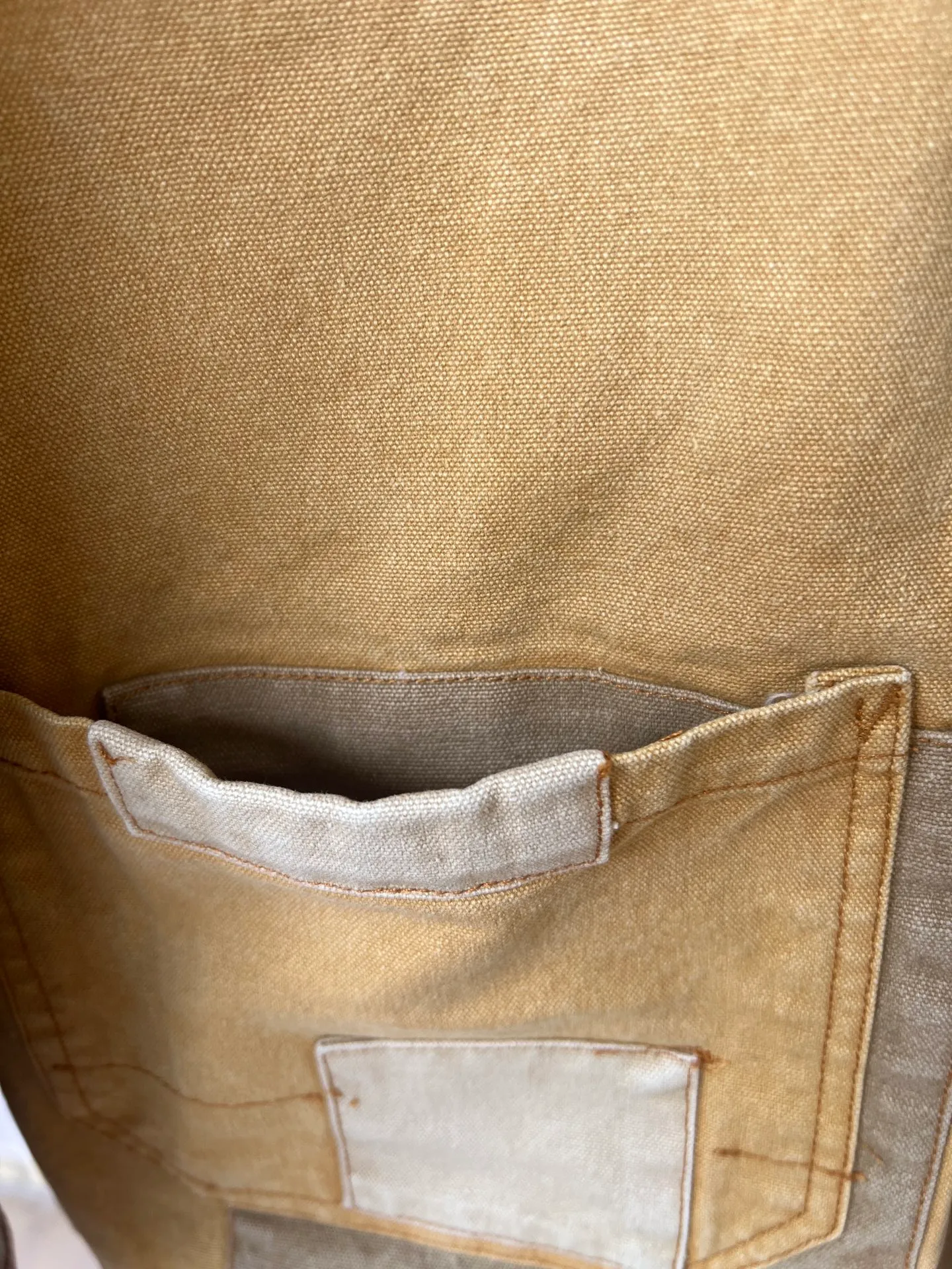 P530 Ralph Lauren Chinese and Cuban style workwear patchwork jacket for men and women. The entire garment is spliced ​​with fabrics in multiple places. The complex craftsmanship details are clear at a glance. The craftsmanship restores the original product. Washing of ready-to-wear garments adds texture. The loose-fitting khaki color is the first choice for autumn matching.
